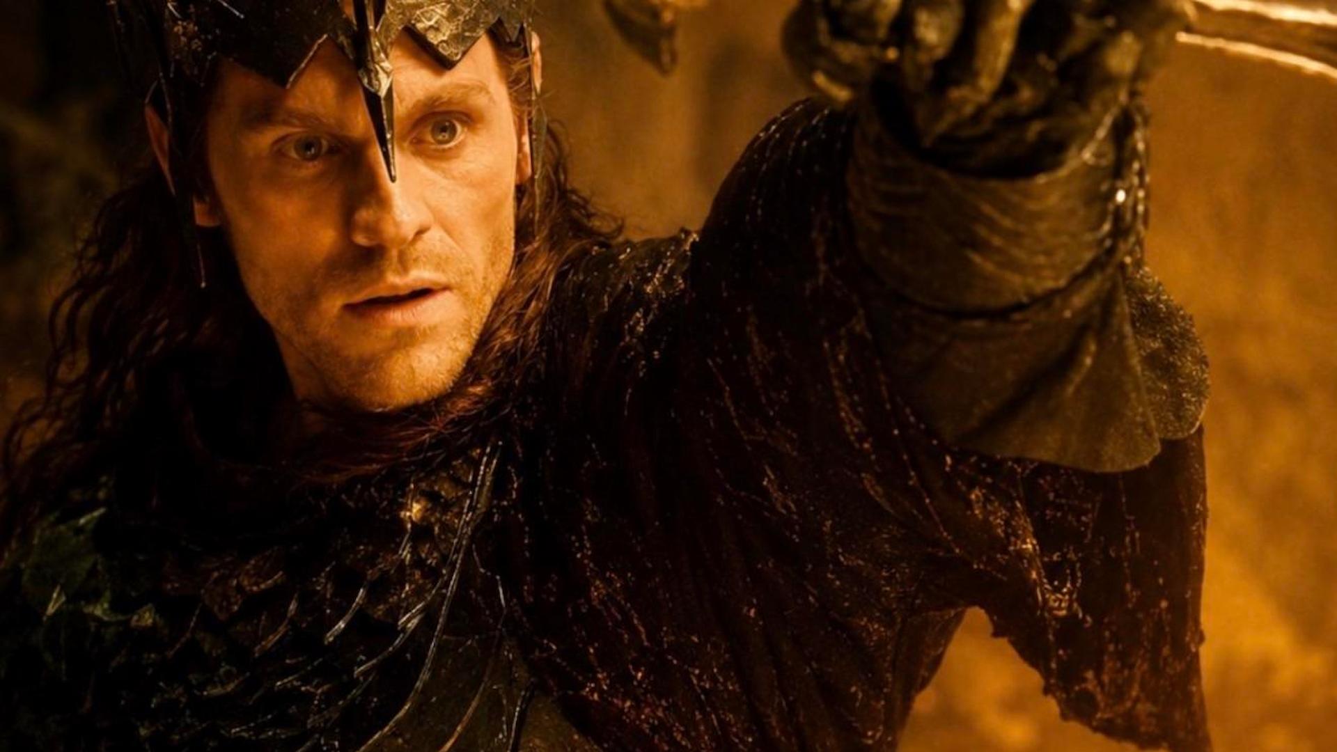 Görselde elinde tek yüzüğü döven Sauron gözüküyor.